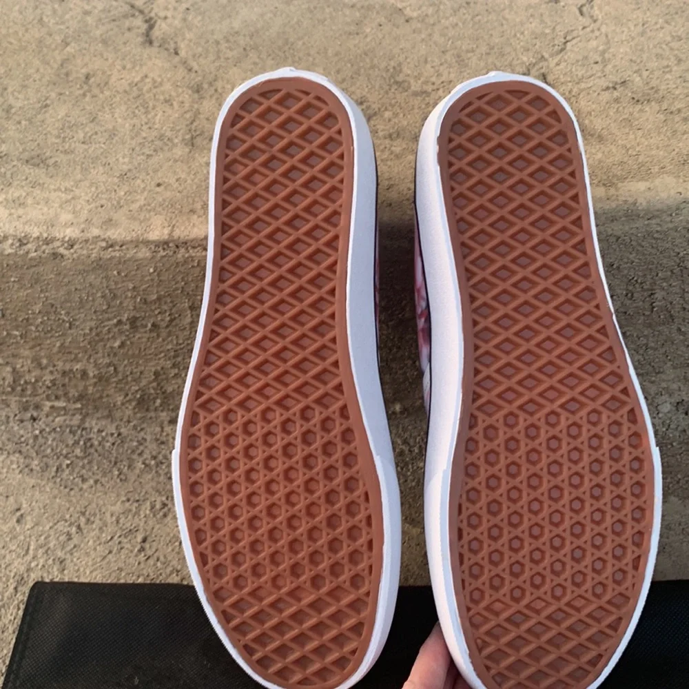 NWT RAAD Brand Super Awesome Women’s Slip On Skull/Roses Shoes, Size 10.5 - Picture 5 of 7